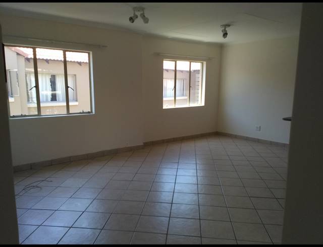 2 BEDROOM APARTMENT TO LET IN NOORDHANG